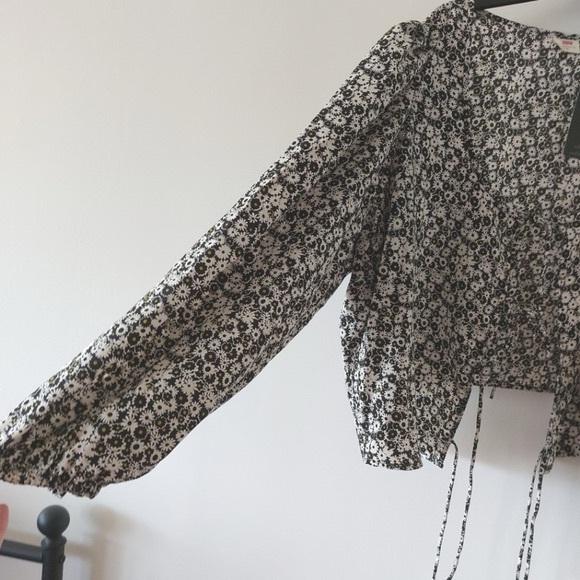 Levis Embry tie blouse nwt size  4X - Picture 2 of 8